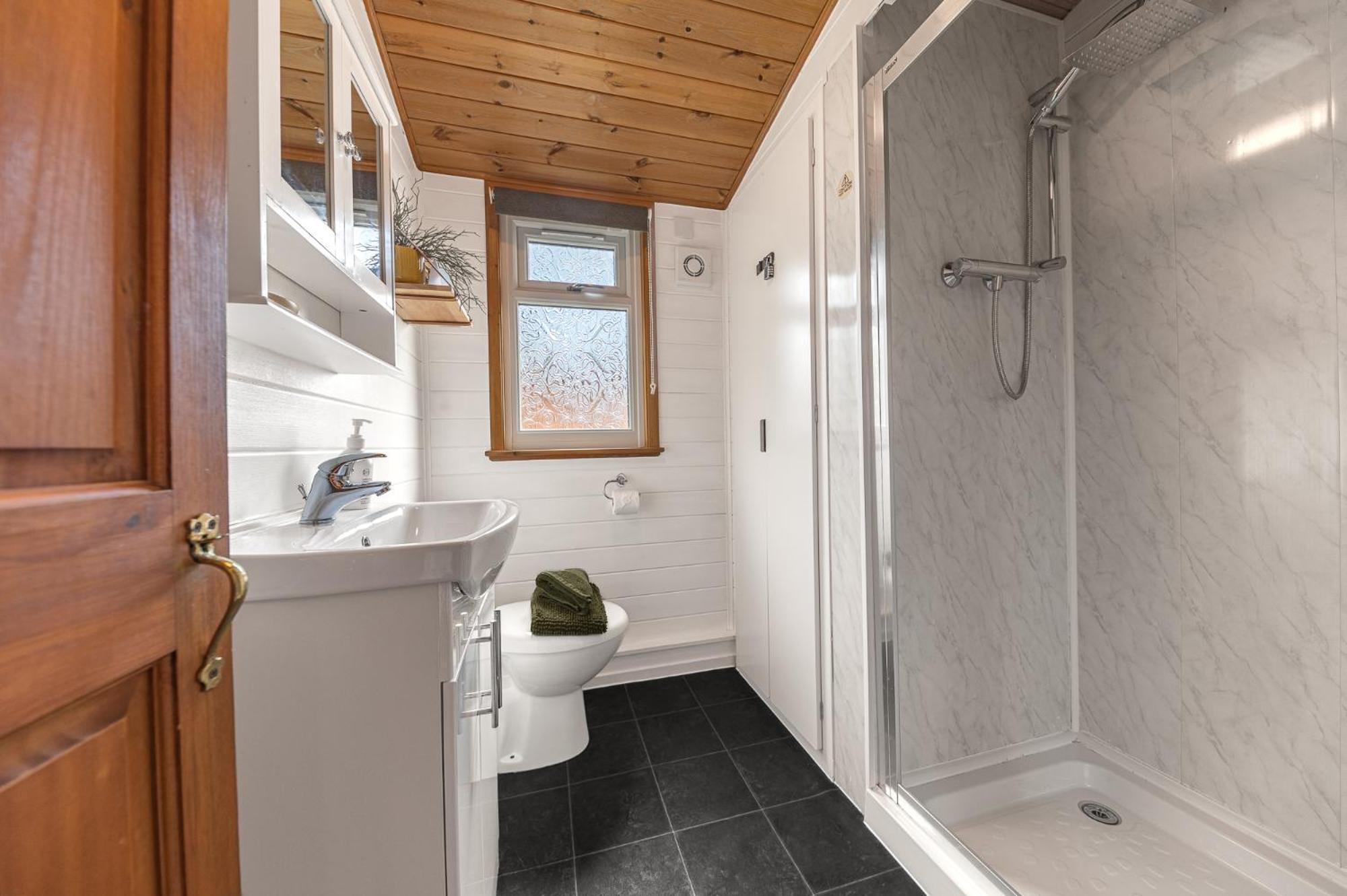 Bowness 45 - 2 Bedroom Lake Windermere Lodge Kültér fotó